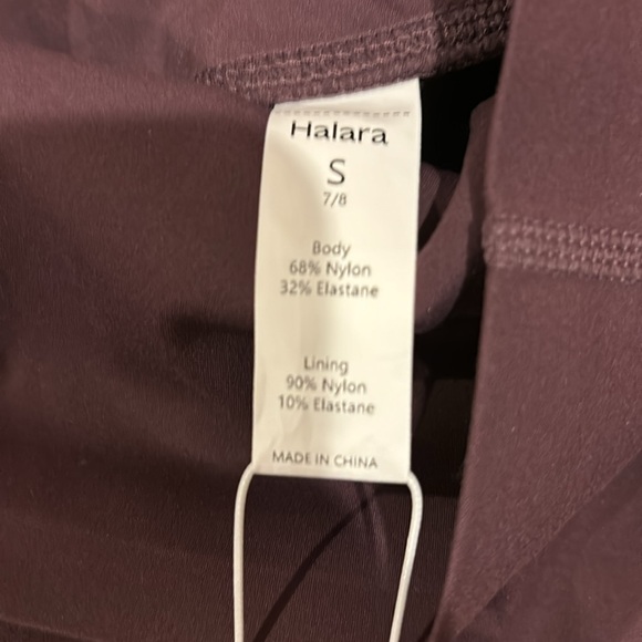 Halara size small high waisted side pocket 6/8 leggings beautiful plum color NWT - Picture 3 of 5